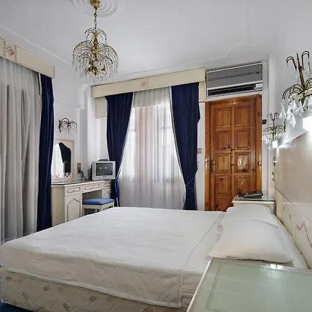 Larissa Mare Hotel